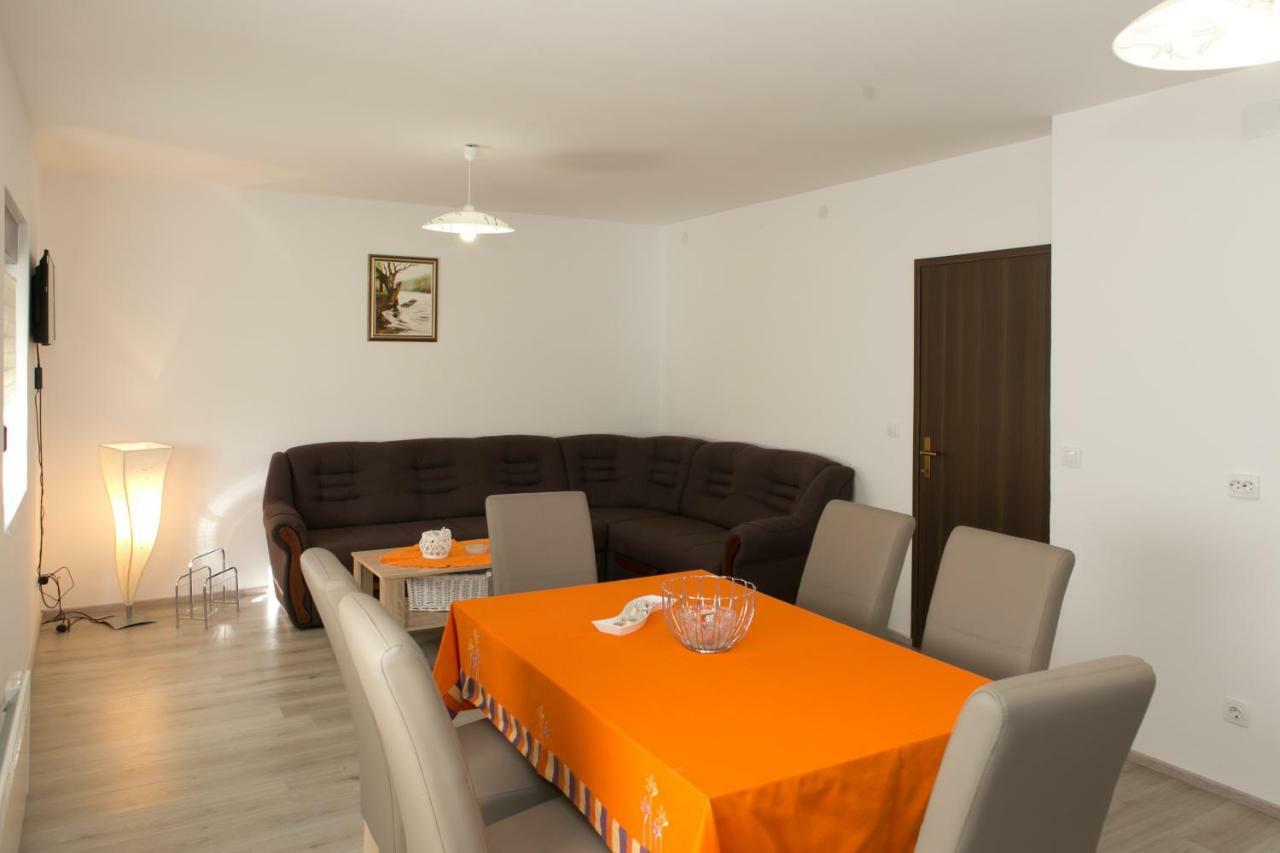 Apartman Lori Otocac Exterior photo